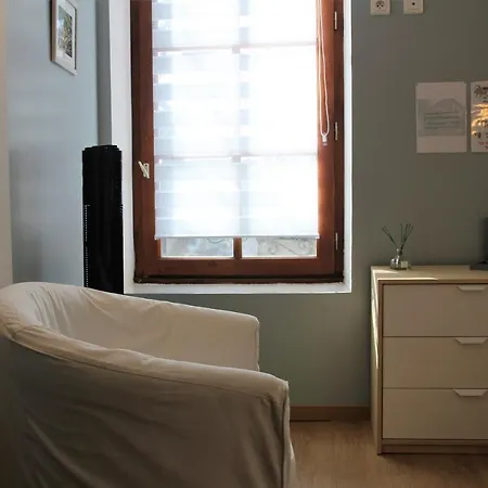 Maison Du Pays De Serres Bed & Breakfast *